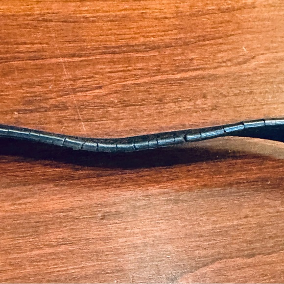 🌟HP🌟VTG Express Floral Embroidery Black Faux Leather Saddle Bag Gold Chain - Picture 13 of 13